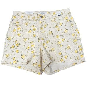 NWT Judy Blue Mid Rise Floral Shorts Size 1X.